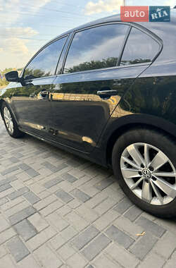 Седан Volkswagen Jetta 2014 в 
