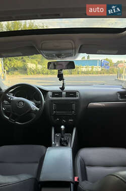 Седан Volkswagen Jetta 2014 в 