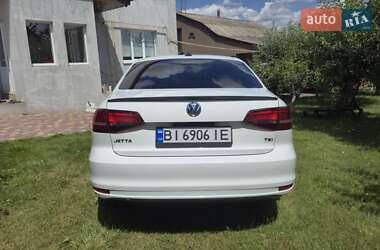 Седан Volkswagen Jetta 2016 в 