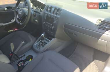 Седан Volkswagen Jetta 2016 в 