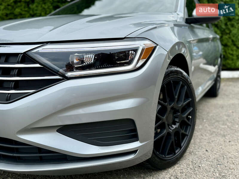 Седан Volkswagen Jetta 2019 в Киеве