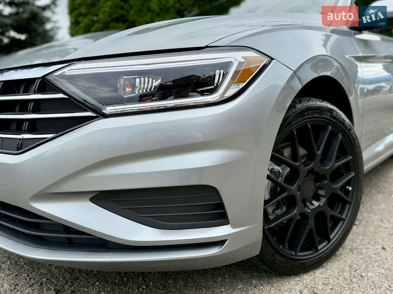 Седан Volkswagen Jetta 2019 в Киеве