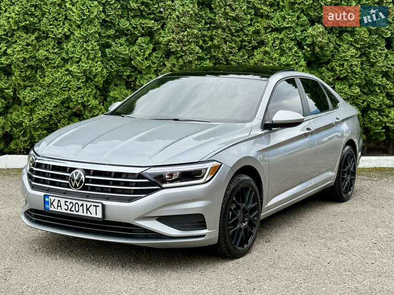 Седан Volkswagen Jetta 2019 в Киеве