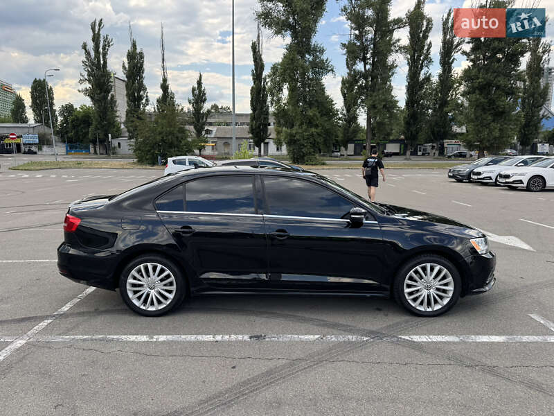 Седан Volkswagen Jetta 2015 в Киеве