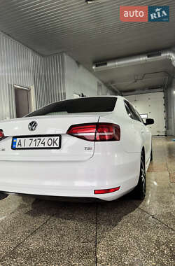 Седан Volkswagen Jetta 2017 в 