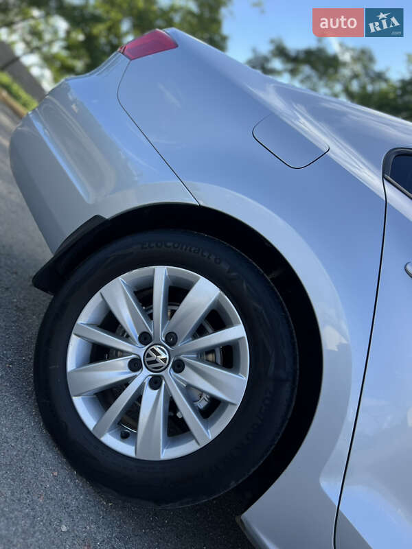 Седан Volkswagen Jetta 2012 в Киеве