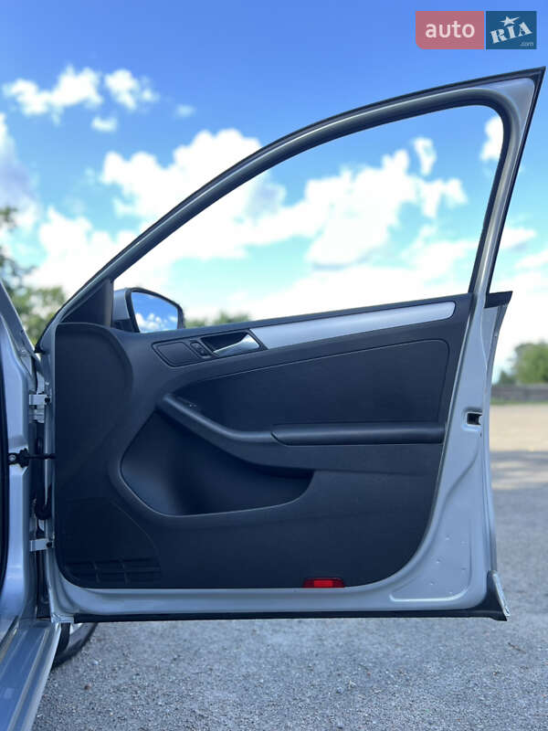 Седан Volkswagen Jetta 2012 в Киеве