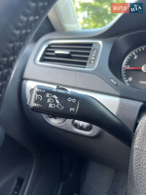 Седан Volkswagen Jetta 2012 в Киеве