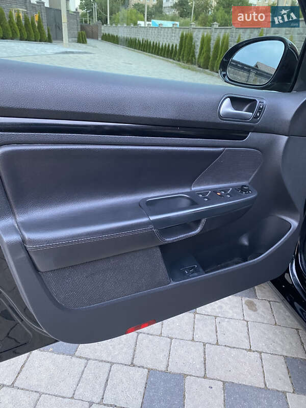 Универсал Volkswagen Jetta 2014 в Ровно