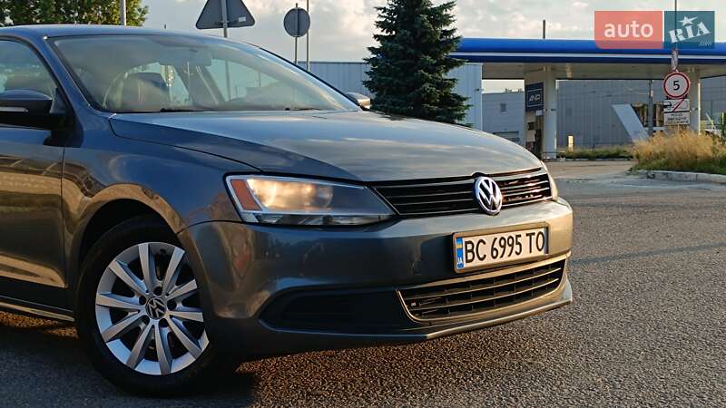 Седан Volkswagen Jetta 2013 в Львове