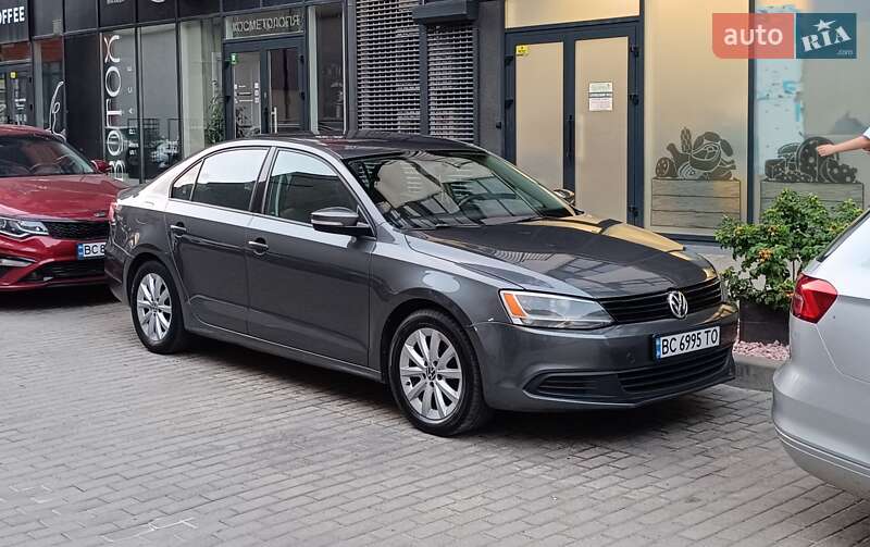 Седан Volkswagen Jetta 2013 в Львове