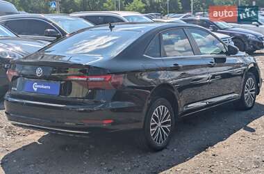 Седан Volkswagen Jetta 2019 в 