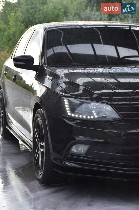 Седан Volkswagen Jetta 2016 в Киеве