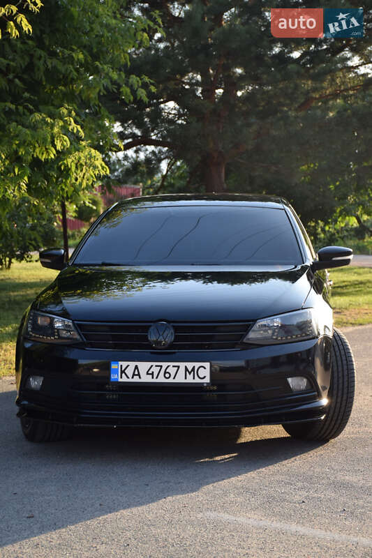 Седан Volkswagen Jetta 2016 в Киеве