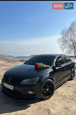 Седан Volkswagen Jetta 2016 в 