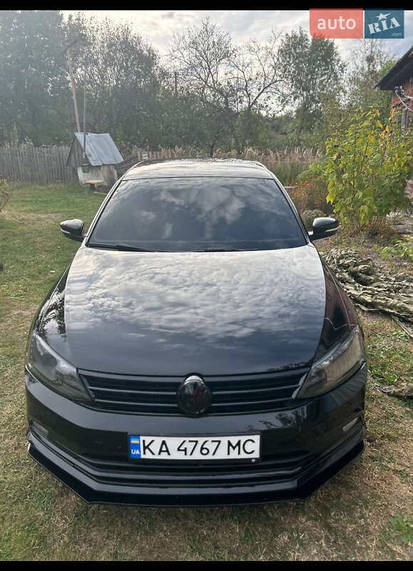 Седан Volkswagen Jetta 2016 в Киеве