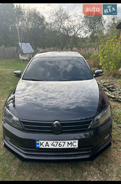 Седан Volkswagen Jetta 2016 в 