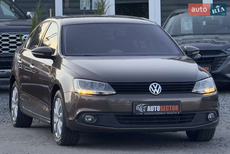Седан Volkswagen Jetta 2012 в Харькове