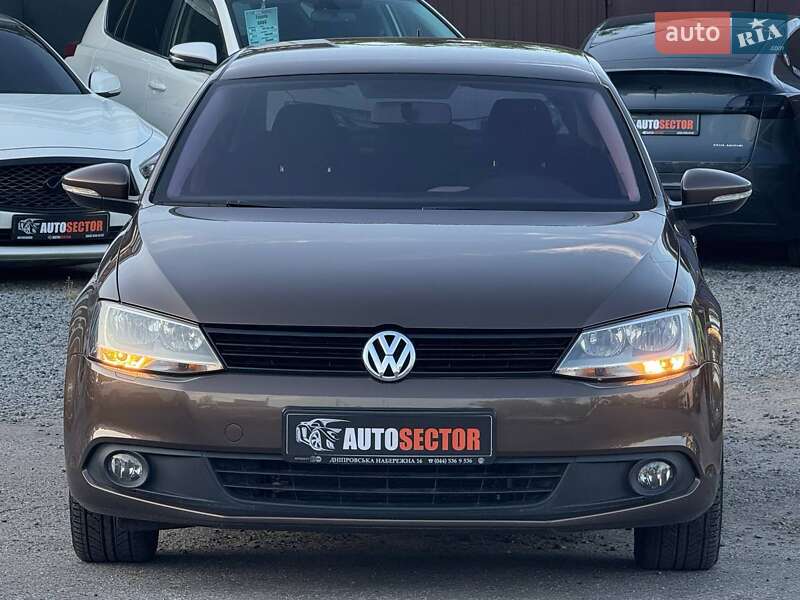 Седан Volkswagen Jetta 2012 в Харькове