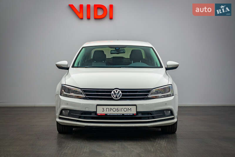 Седан Volkswagen Jetta 2016 в Киеве