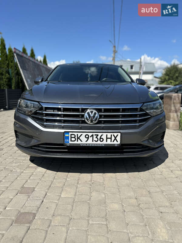 Седан Volkswagen Jetta 2018 в Рівному