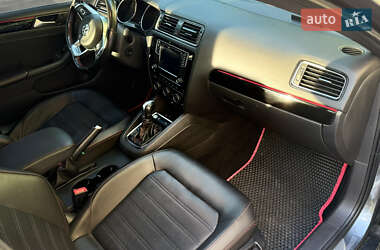 Седан Volkswagen Jetta 2017 в 