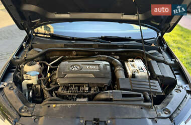 Седан Volkswagen Jetta 2017 в 