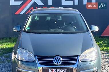 Седан Volkswagen Jetta 2009 в 
