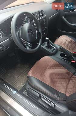 Седан Volkswagen Jetta 2016 в 
