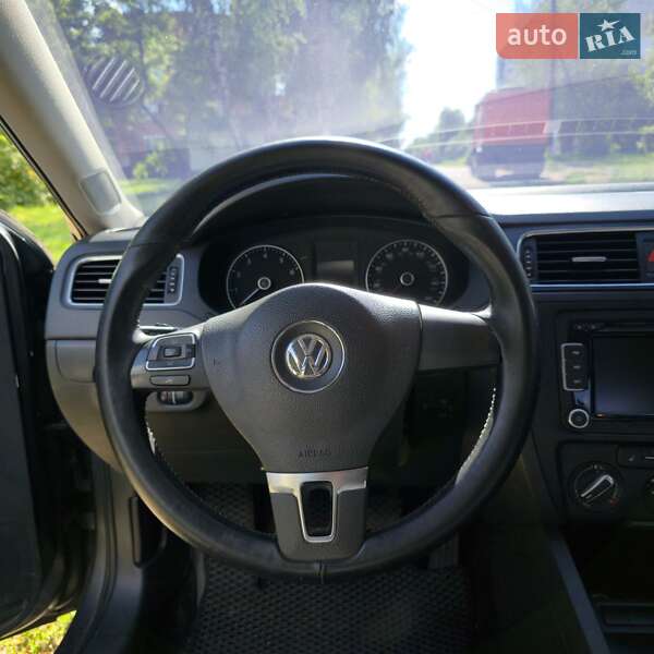 Седан Volkswagen Jetta 2011 в Харькове