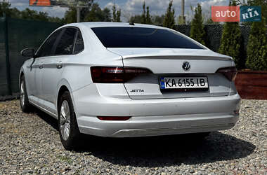 Седан Volkswagen Jetta 2018 в 