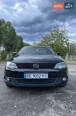 Седан Volkswagen Jetta 2012 в 