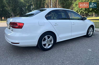 Седан Volkswagen Jetta 2014 в 