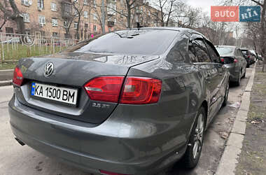 Седан Volkswagen Jetta 2012 в 