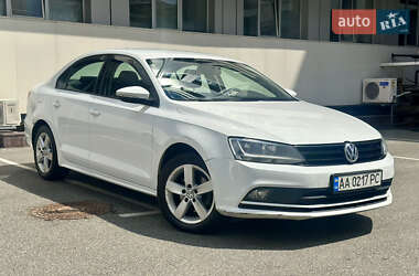 Седан Volkswagen Jetta 2016 в Киеве