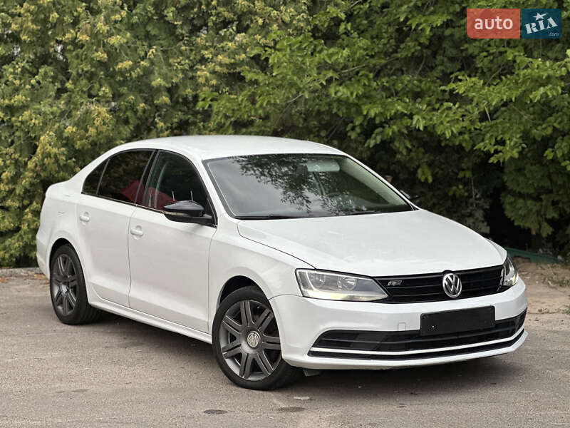 Седан Volkswagen Jetta 2016 в Києві