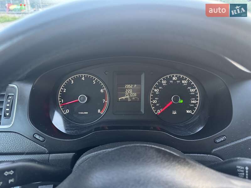 Седан Volkswagen Jetta 2013 в Житомире