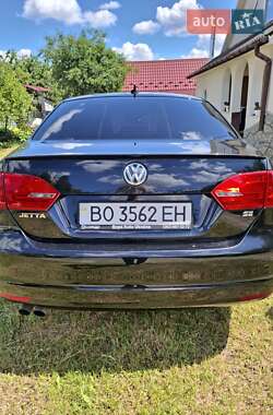 Седан Volkswagen Jetta 2014 в 