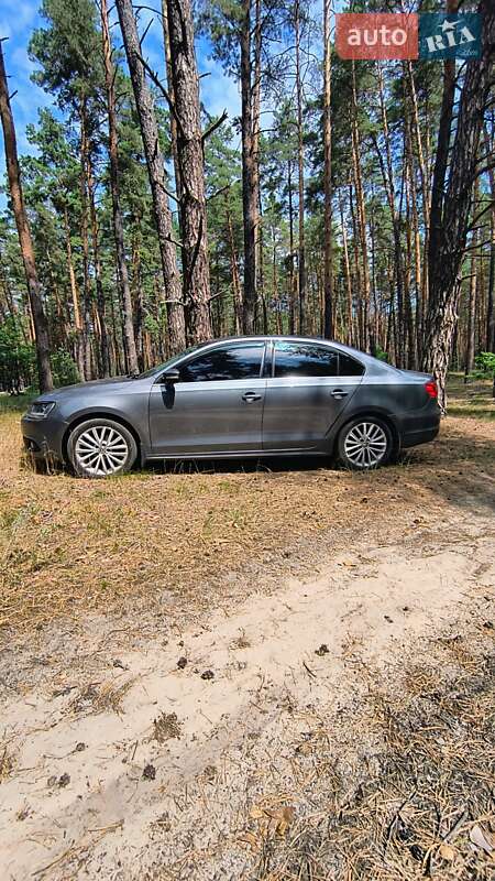 Седан Volkswagen Jetta 2012 в Полтаві