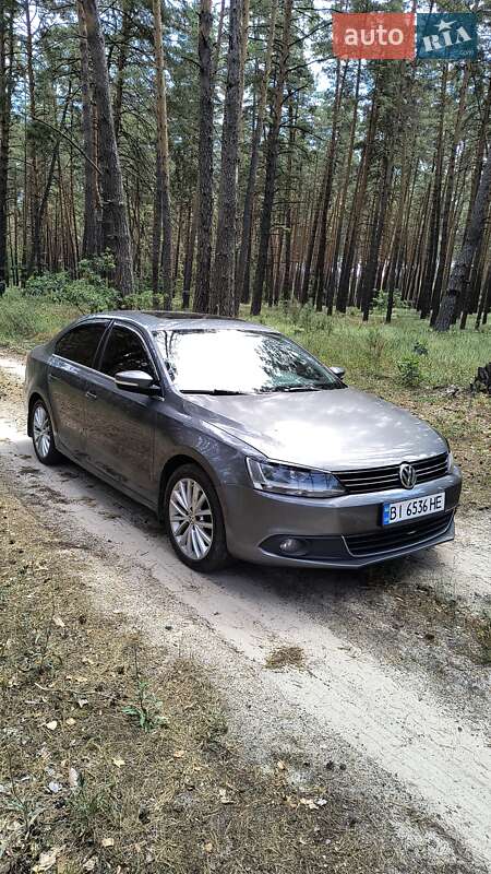 Седан Volkswagen Jetta 2012 в Полтаві