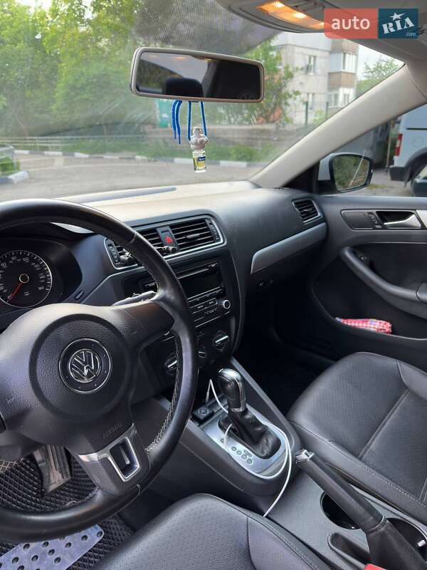 Седан Volkswagen Jetta 2013 в Харкові