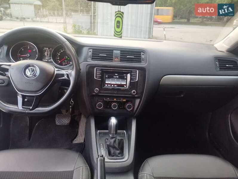 Седан Volkswagen Jetta 2016 в Запоріжжі