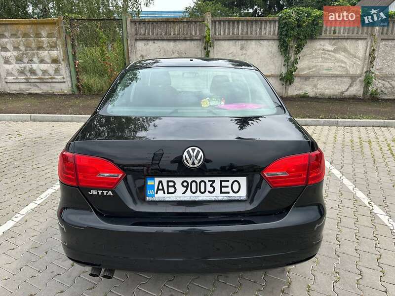 Седан Volkswagen Jetta 2014 в Вінниці
