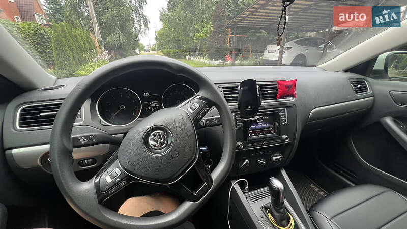 Седан Volkswagen Jetta 2016 в Киеве