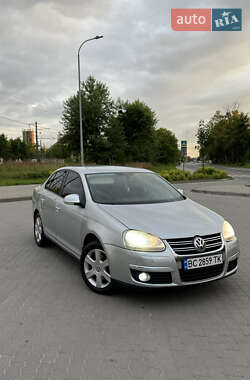 Седан Volkswagen Jetta 2008 в Львові