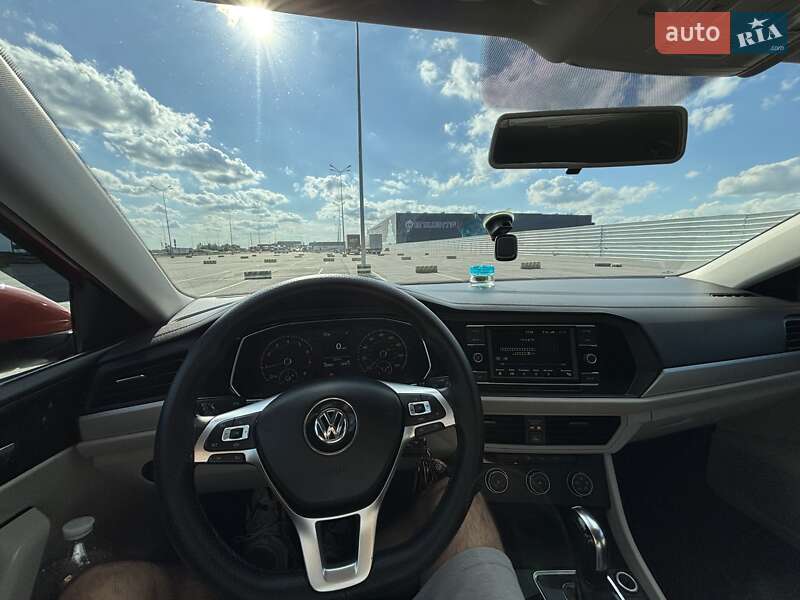 Седан Volkswagen Jetta 2019 в Львове