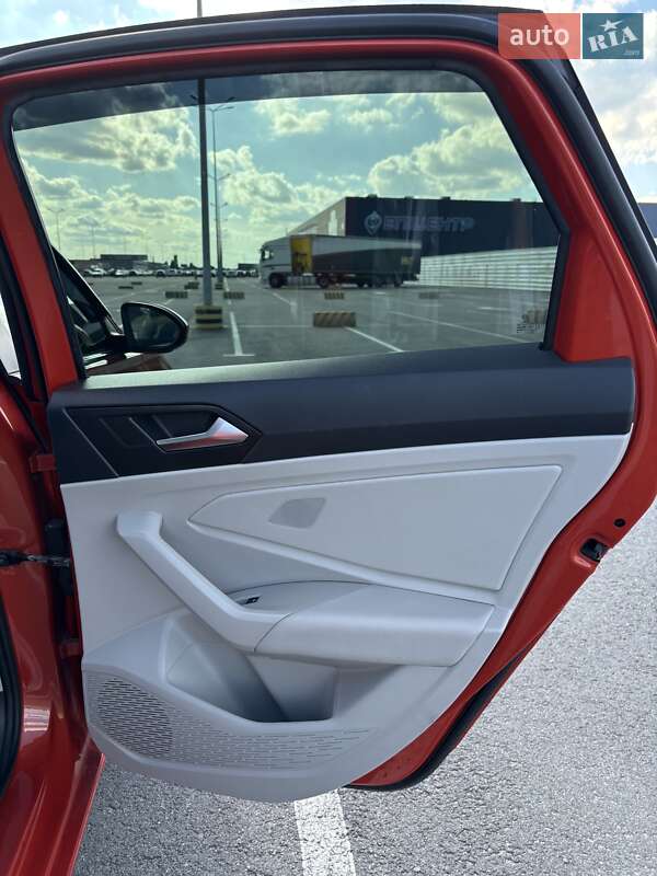 Седан Volkswagen Jetta 2019 в Львове