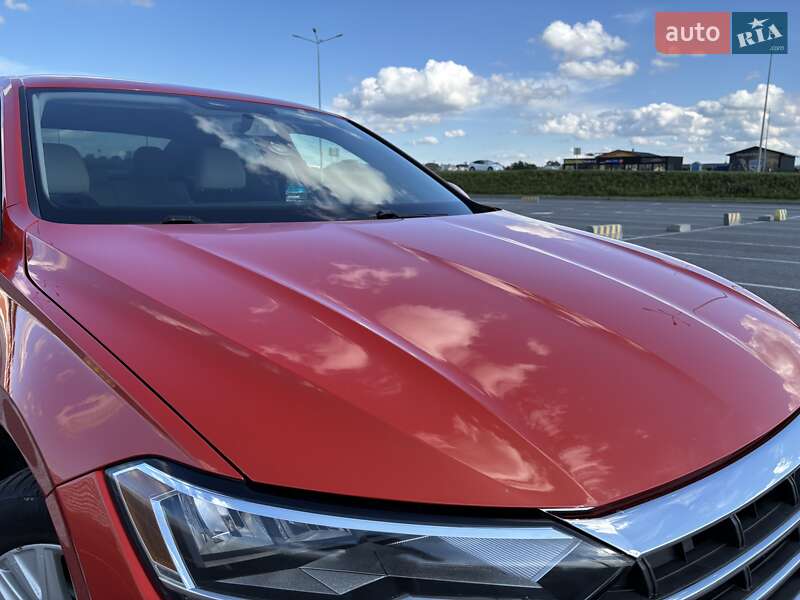 Седан Volkswagen Jetta 2019 в Львове