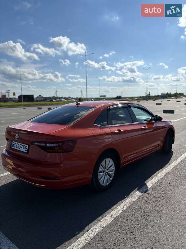Седан Volkswagen Jetta 2019 в Львове