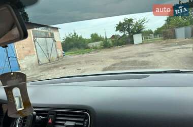 Седан Volkswagen Jetta 2014 в 